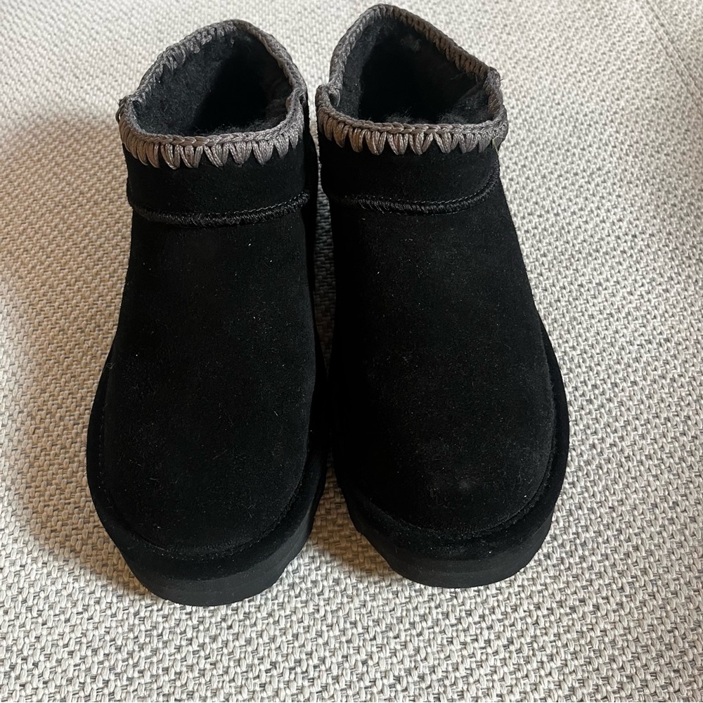 BearPaw Black and Gray Knit Trim Slip-On Lana Clog Wool Lined Boots 10 - Picture 6 of 8